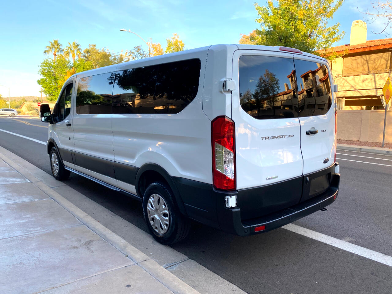 Ford Transit Passenger Wagon T-350 148" Low Roof XLT RWD 2023