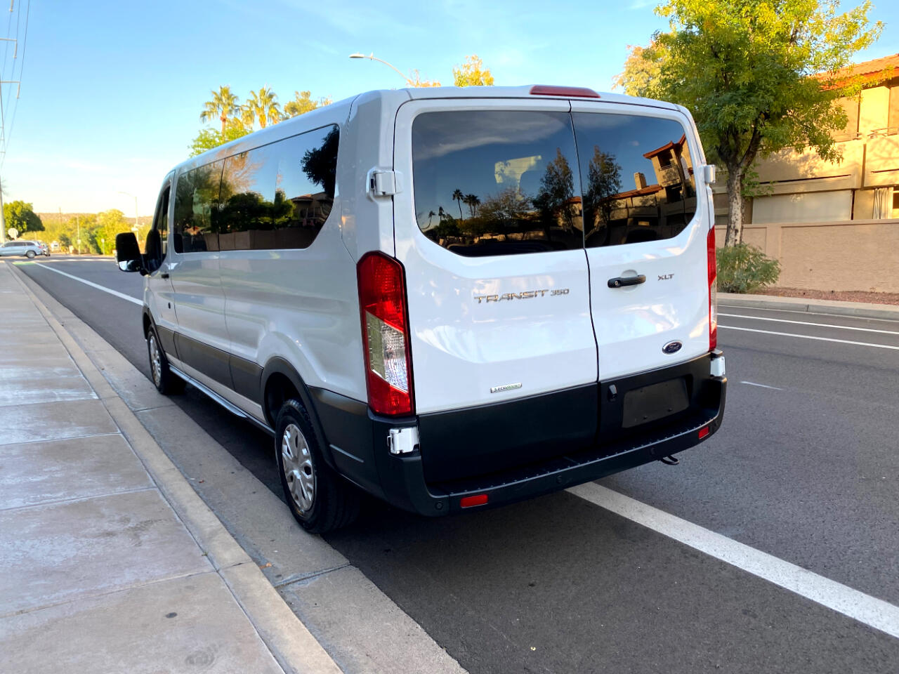 Ford Transit Passenger Wagon T-350 148" Low Roof XLT RWD 2023