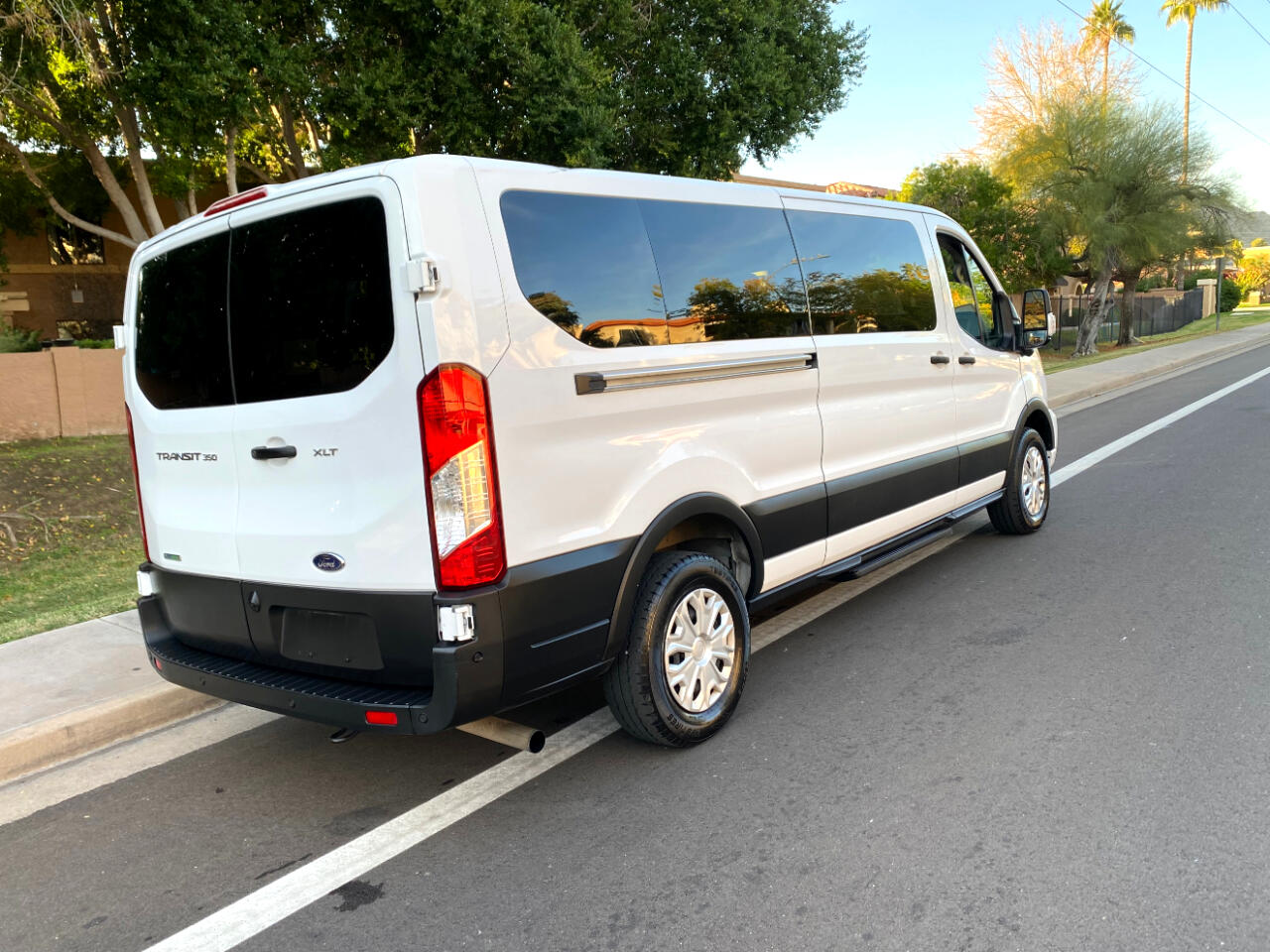 Ford Transit Passenger Wagon T-350 148" Low Roof XLT RWD 2023