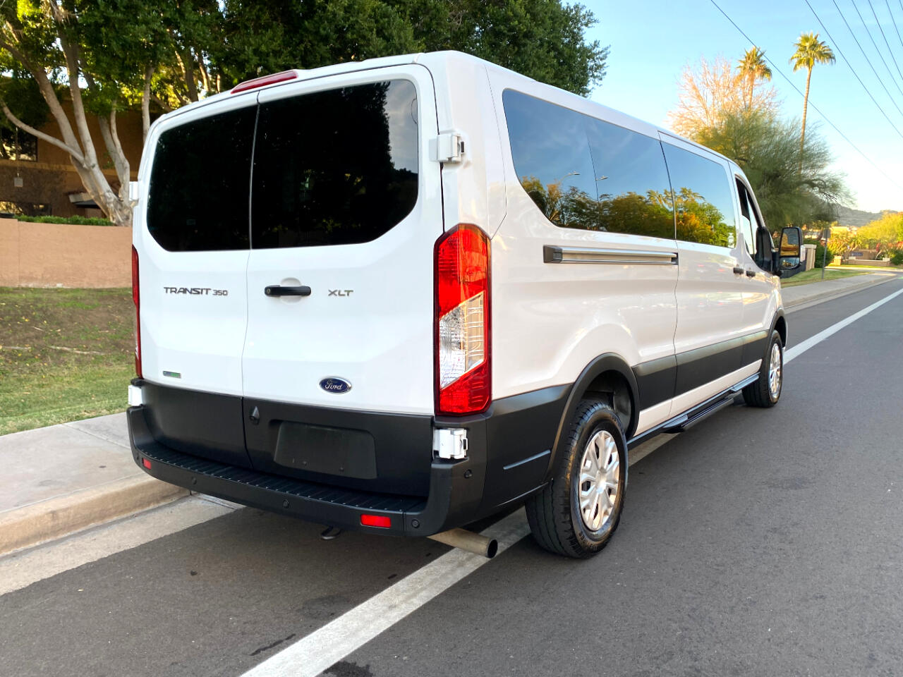 Ford Transit Passenger Wagon T-350 148" Low Roof XLT RWD 2023