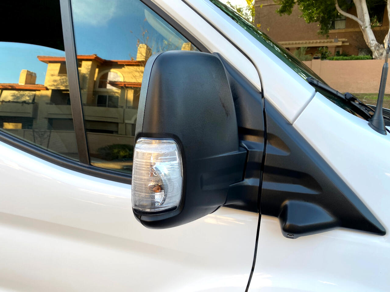 Ford Transit Passenger Wagon T-350 148" Low Roof XLT RWD 2023