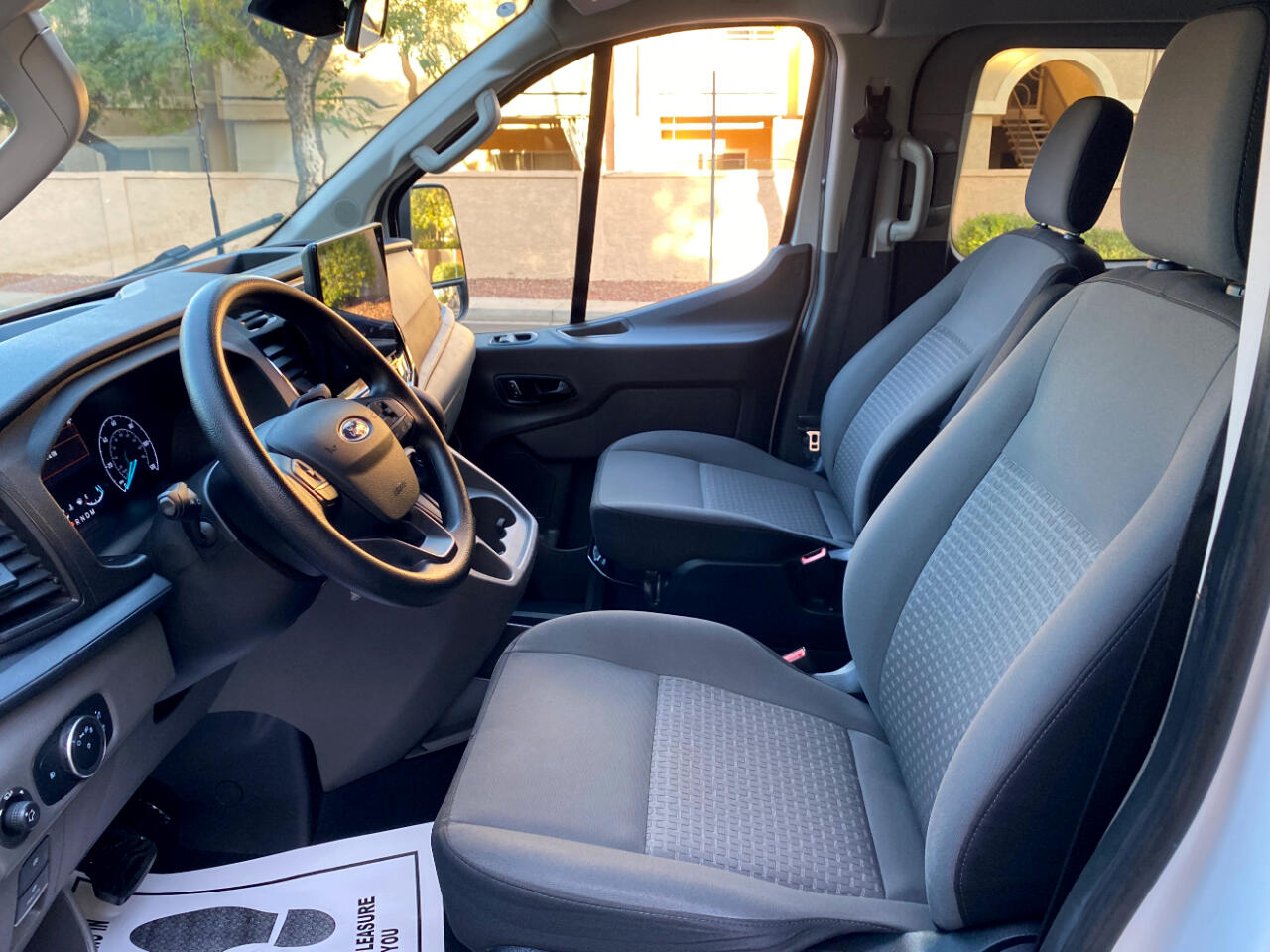 Ford Transit Passenger Wagon T-350 148" Low Roof XLT RWD 2023