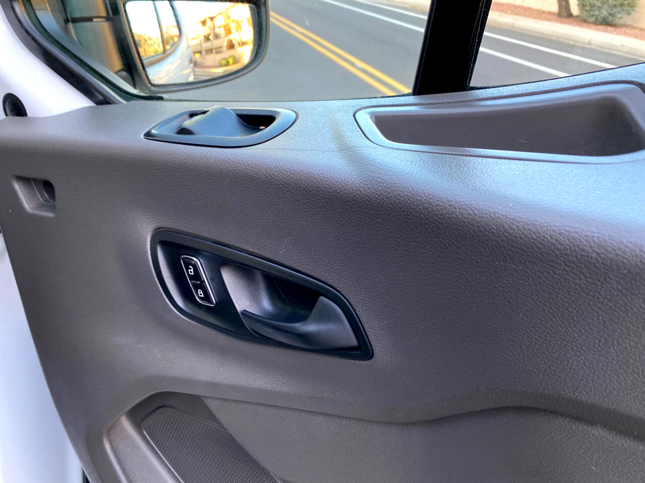 Ford Transit Passenger Wagon T-350 148" Low Roof XLT RWD 2023