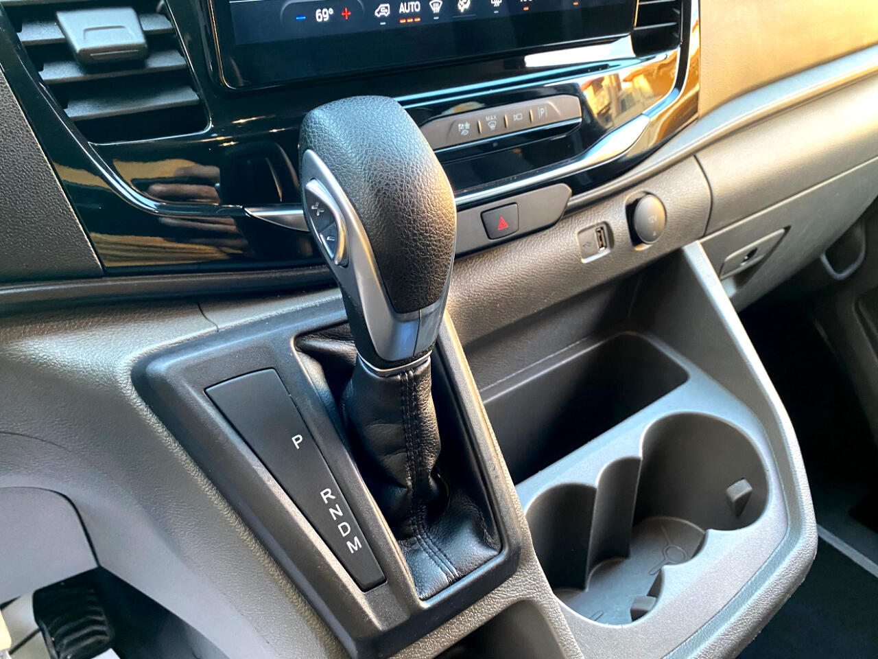 Ford Transit Passenger Wagon T-350 148" Low Roof XLT RWD 2023