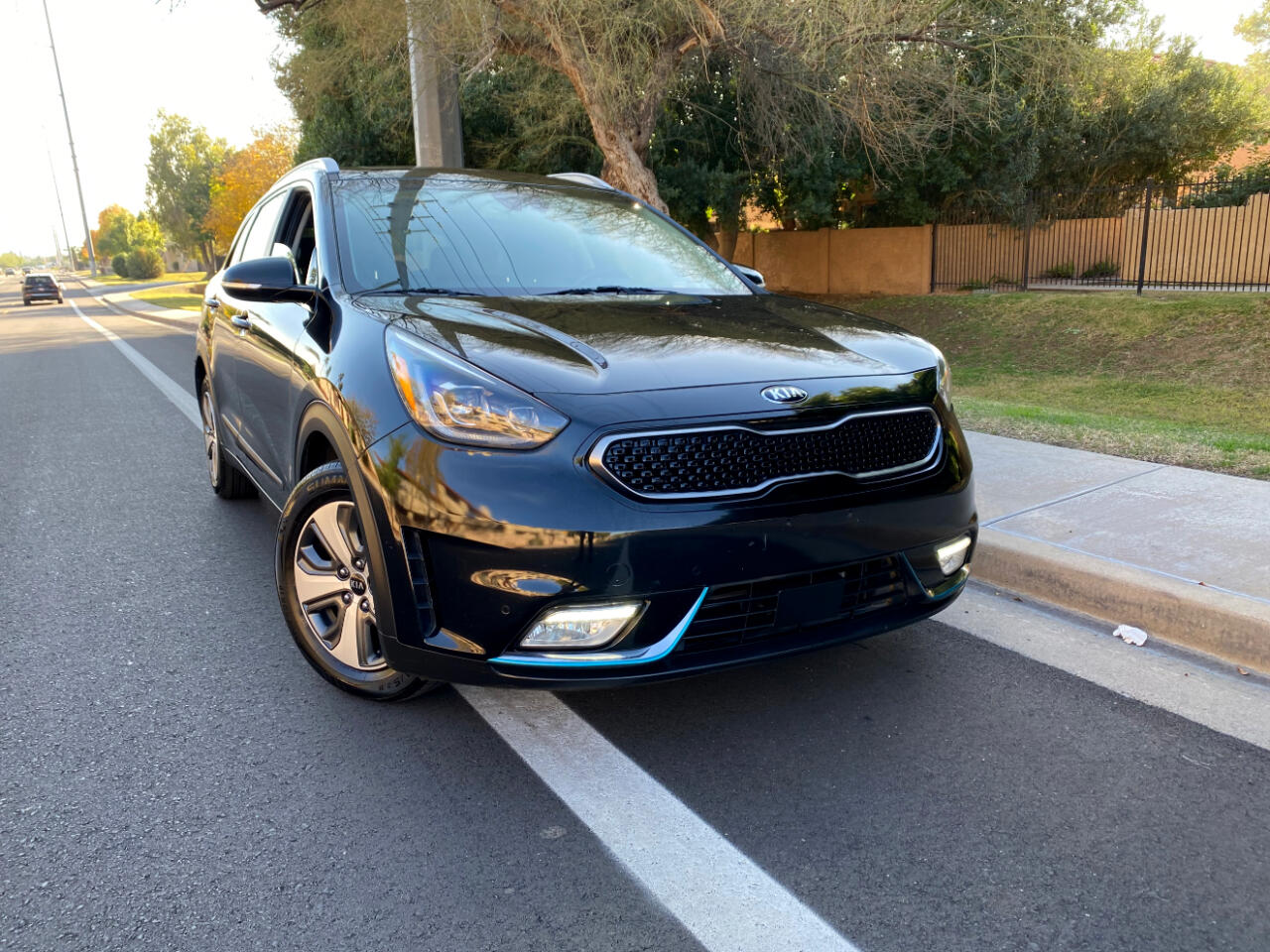 Kia Niro Plug-In Hybrid EX Premium FWD 2019