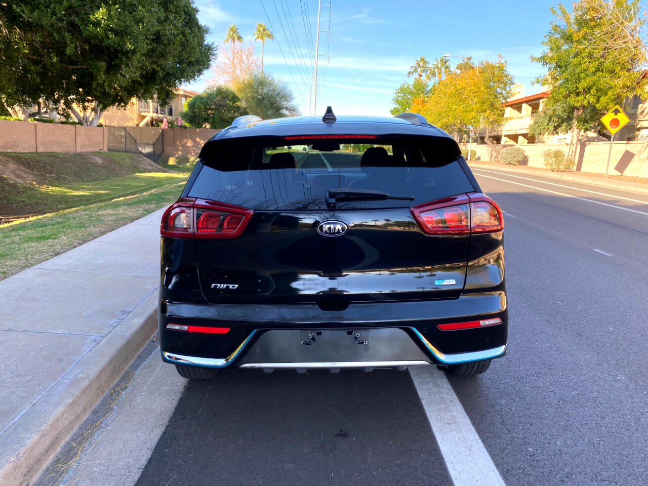 Kia Niro Plug-In Hybrid EX Premium FWD 2019