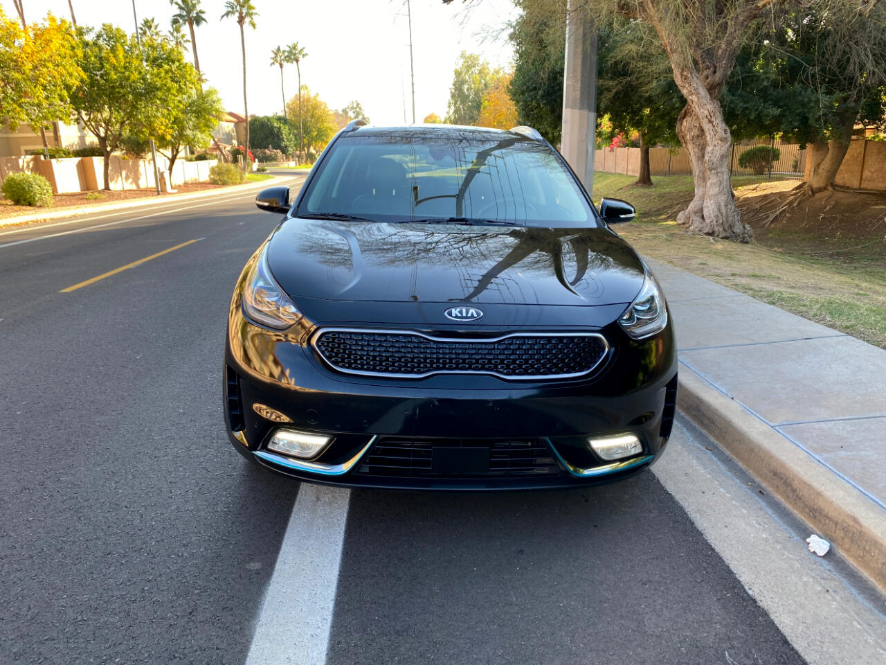 Kia Niro Plug-In Hybrid EX Premium FWD 2019