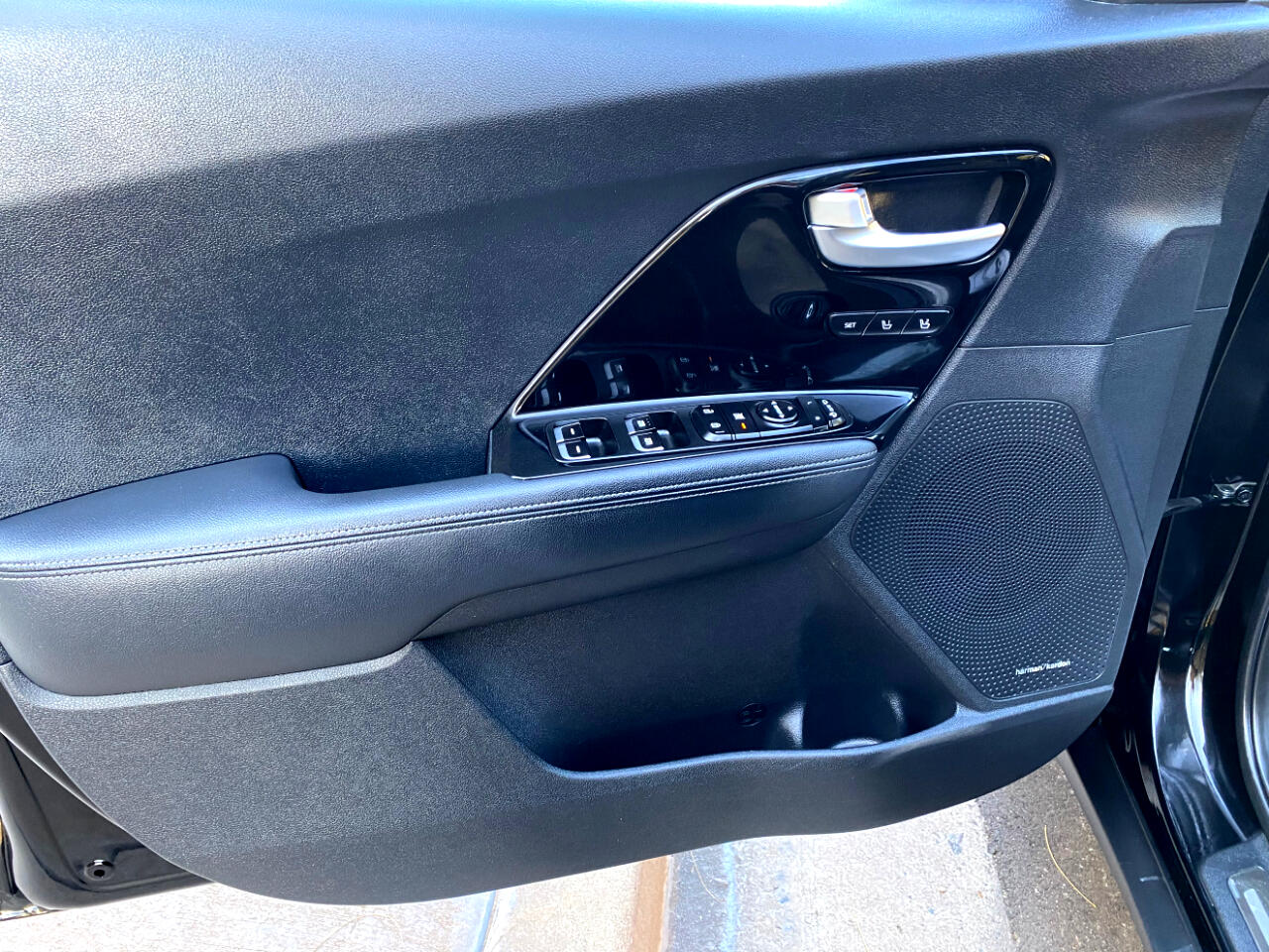 Kia Niro Plug-In Hybrid EX Premium FWD 2019