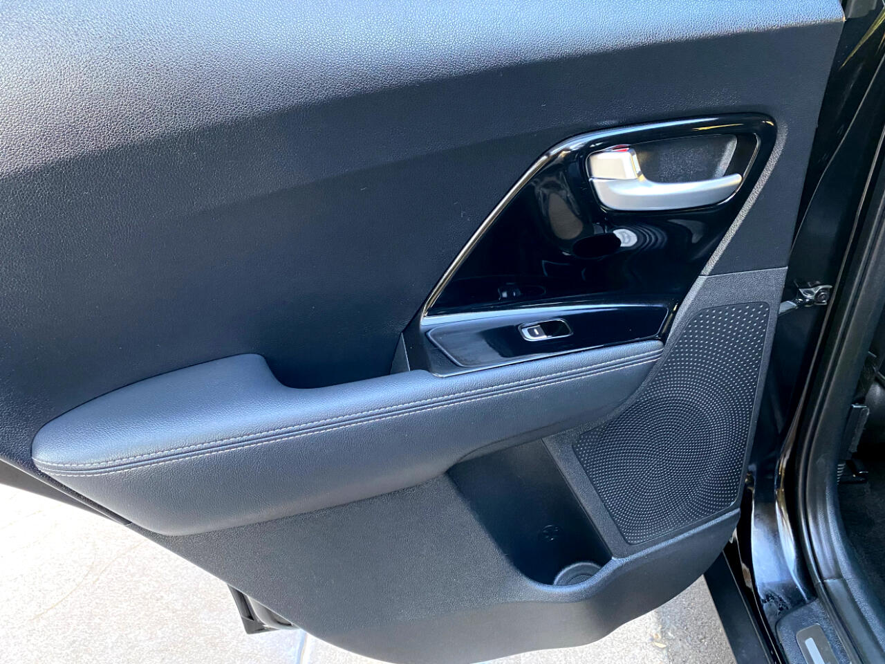 Kia Niro Plug-In Hybrid EX Premium FWD 2019