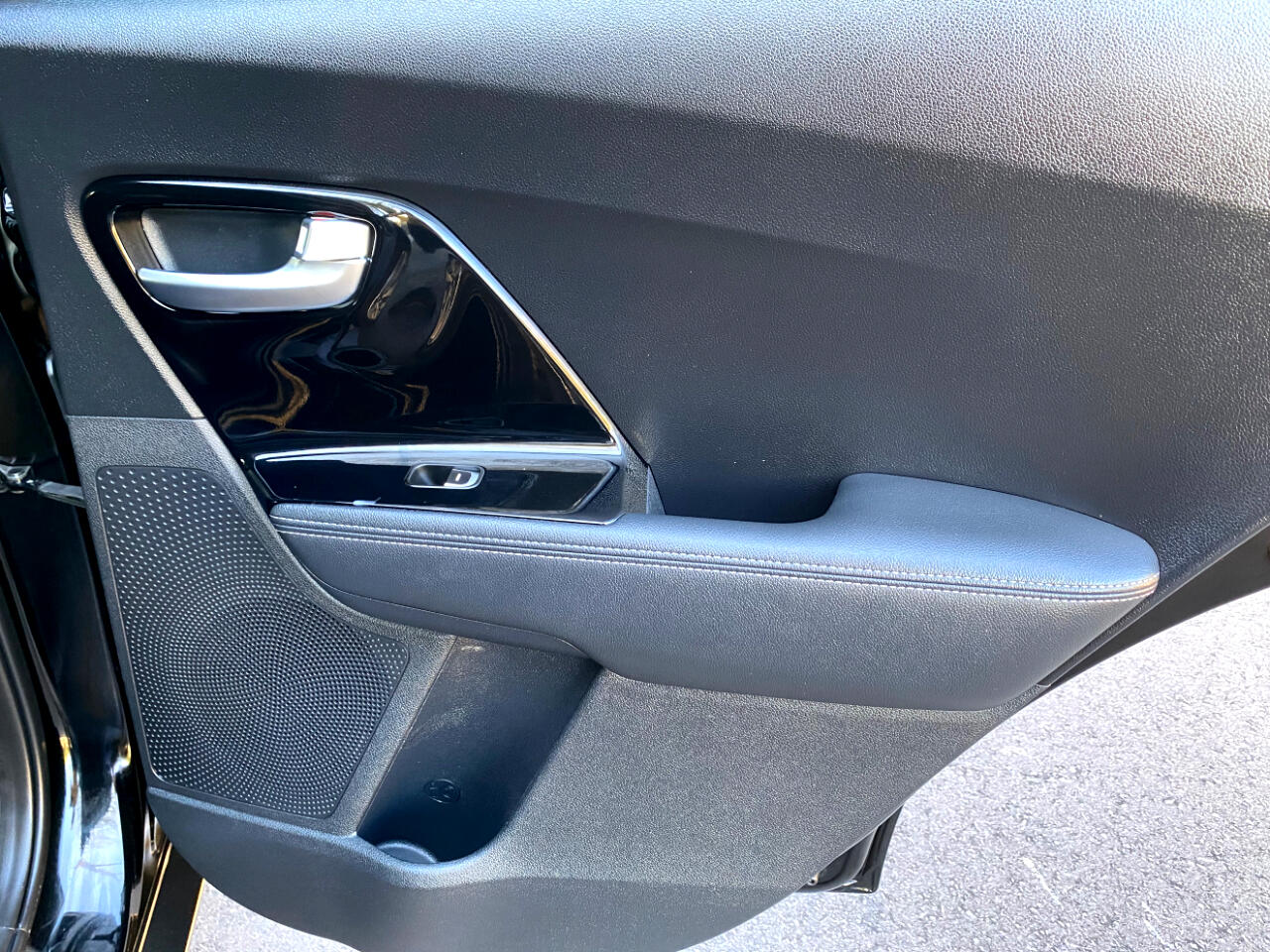 Kia Niro Plug-In Hybrid EX Premium FWD 2019