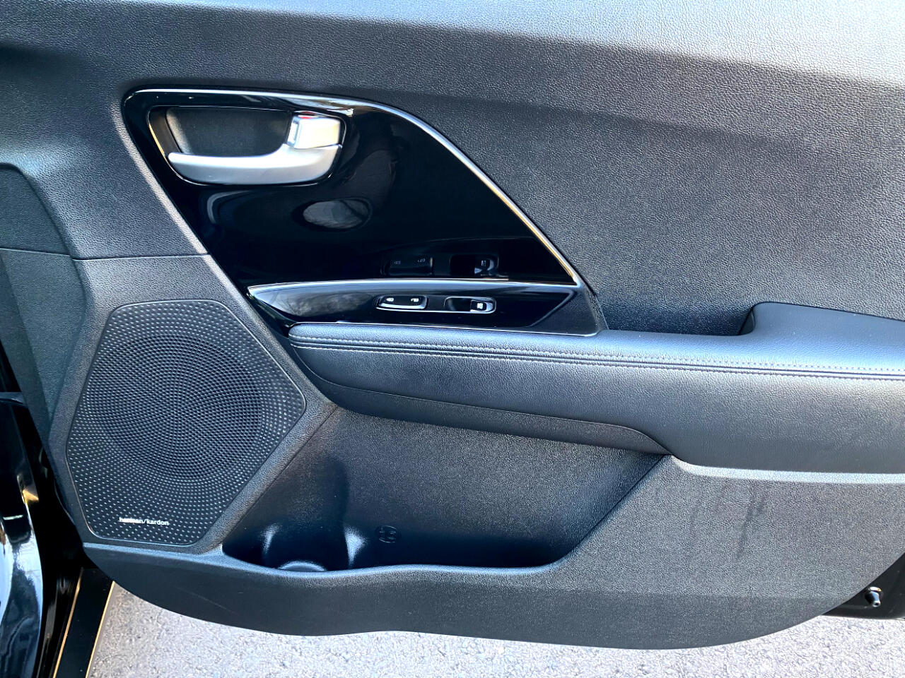 Kia Niro Plug-In Hybrid EX Premium FWD 2019