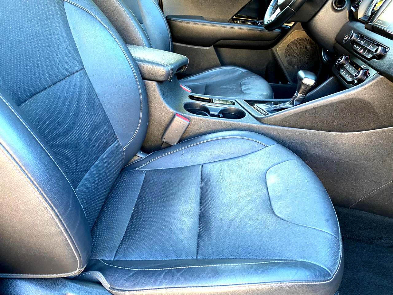 Kia Niro Plug-In Hybrid EX Premium FWD 2019