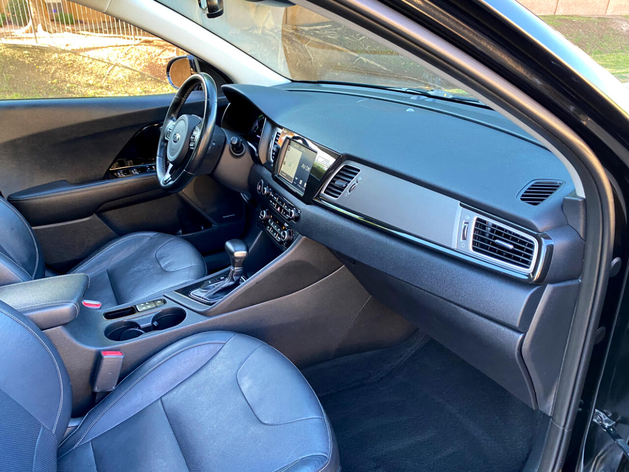 Kia Niro Plug-In Hybrid EX Premium FWD 2019