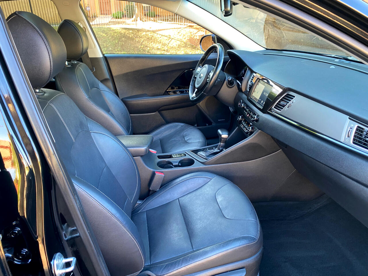 Kia Niro Plug-In Hybrid EX Premium FWD 2019