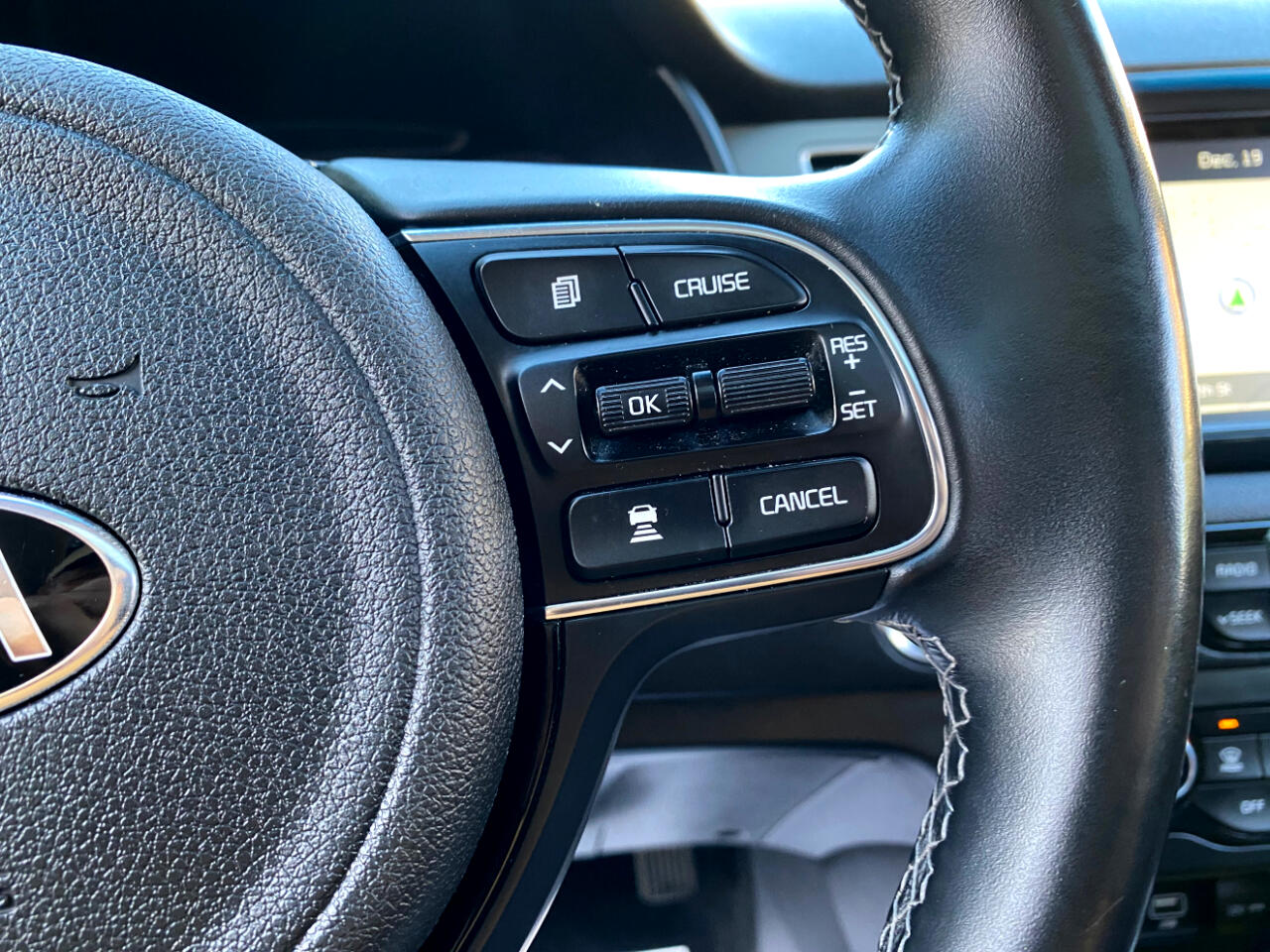 Kia Niro Plug-In Hybrid EX Premium FWD 2019