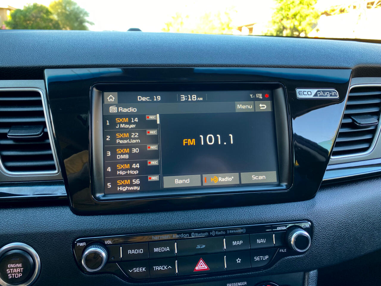 Kia Niro Plug-In Hybrid EX Premium FWD 2019