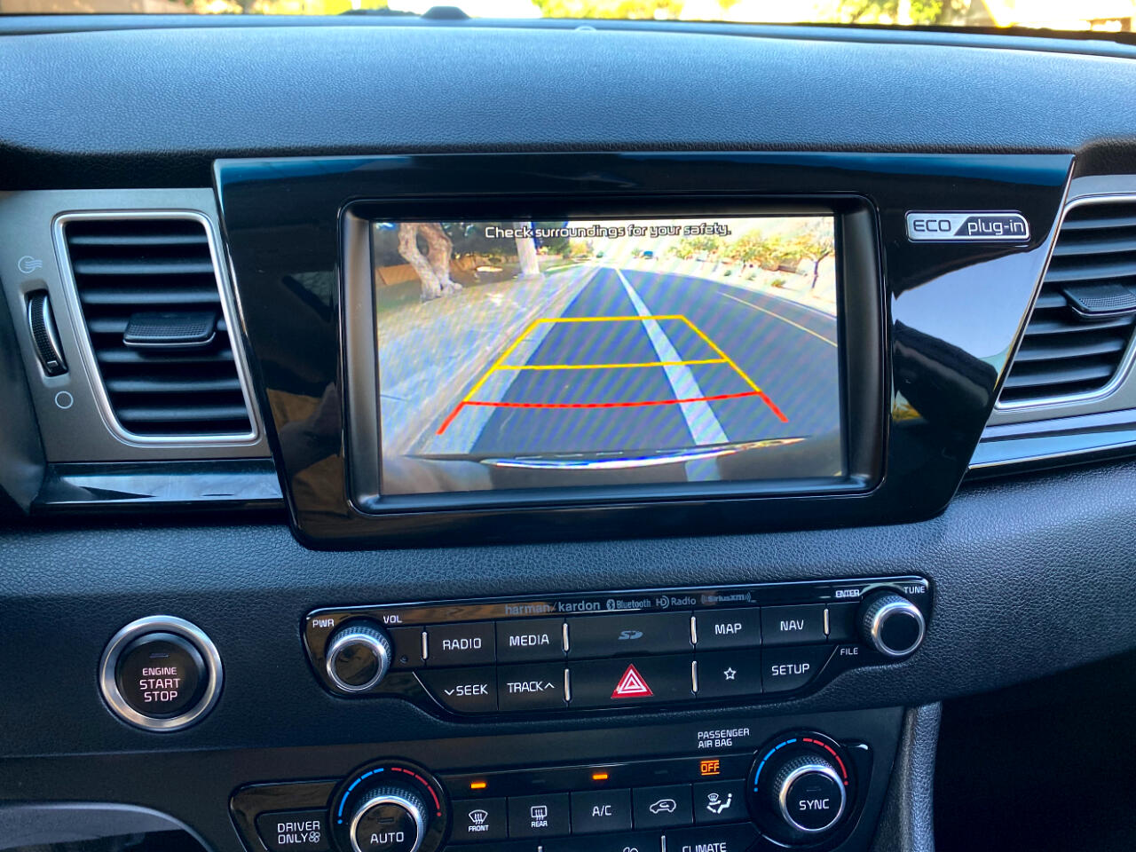 Kia Niro Plug-In Hybrid EX Premium FWD 2019