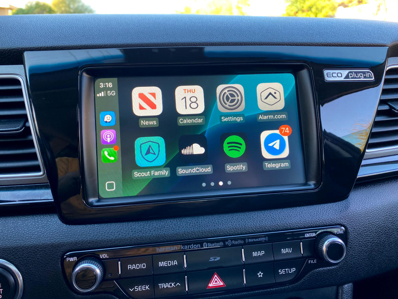 Kia Niro Plug-In Hybrid EX Premium FWD 2019