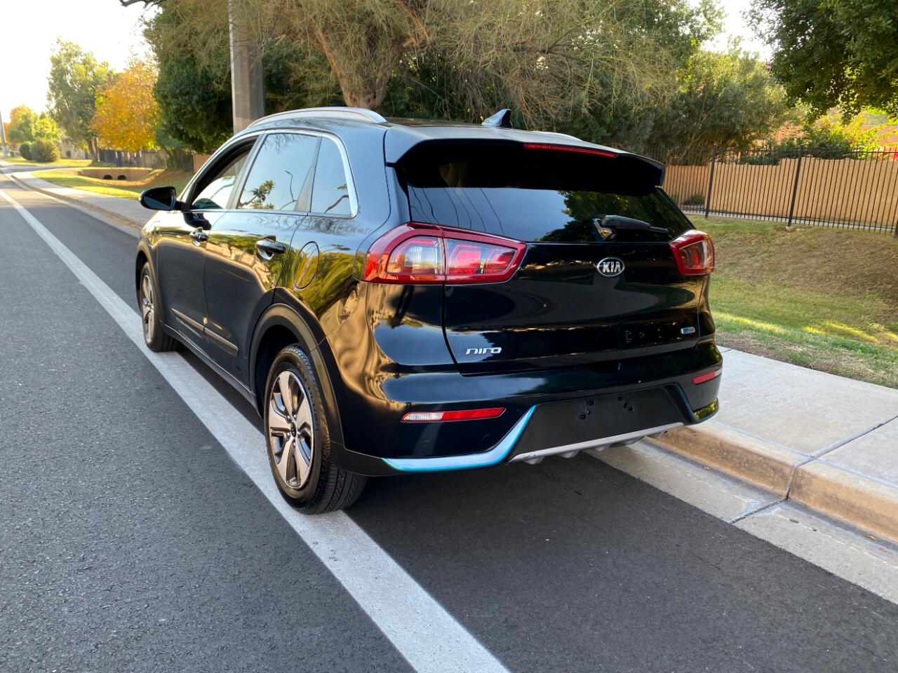 Kia Niro Plug-In Hybrid EX Premium FWD 2019
