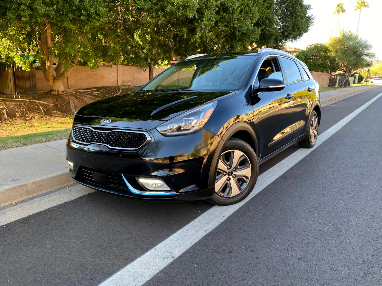 Kia Niro Plug-In Hybrid EX Premium FWD 2019