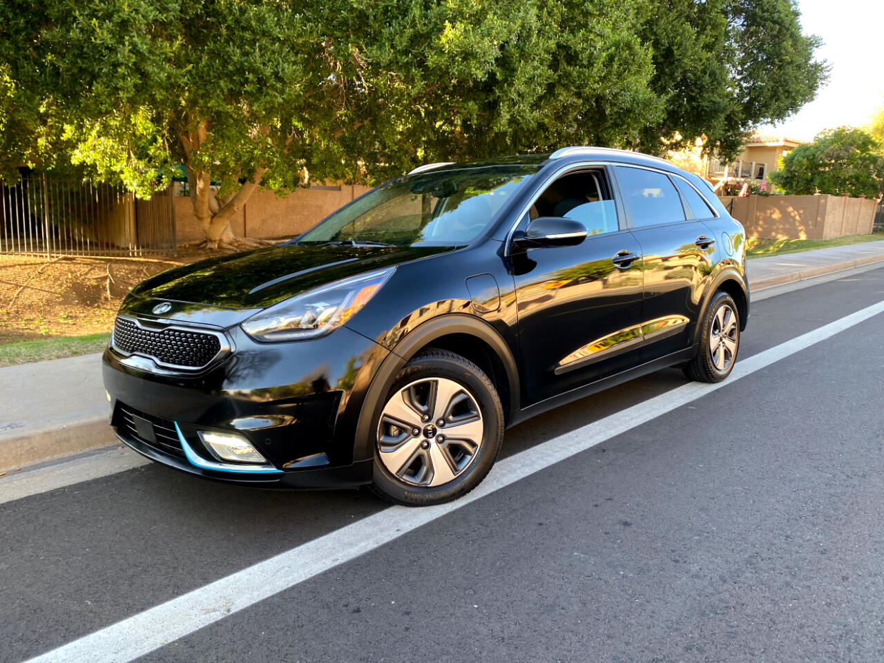 Kia Niro Plug-In Hybrid EX Premium FWD 2019