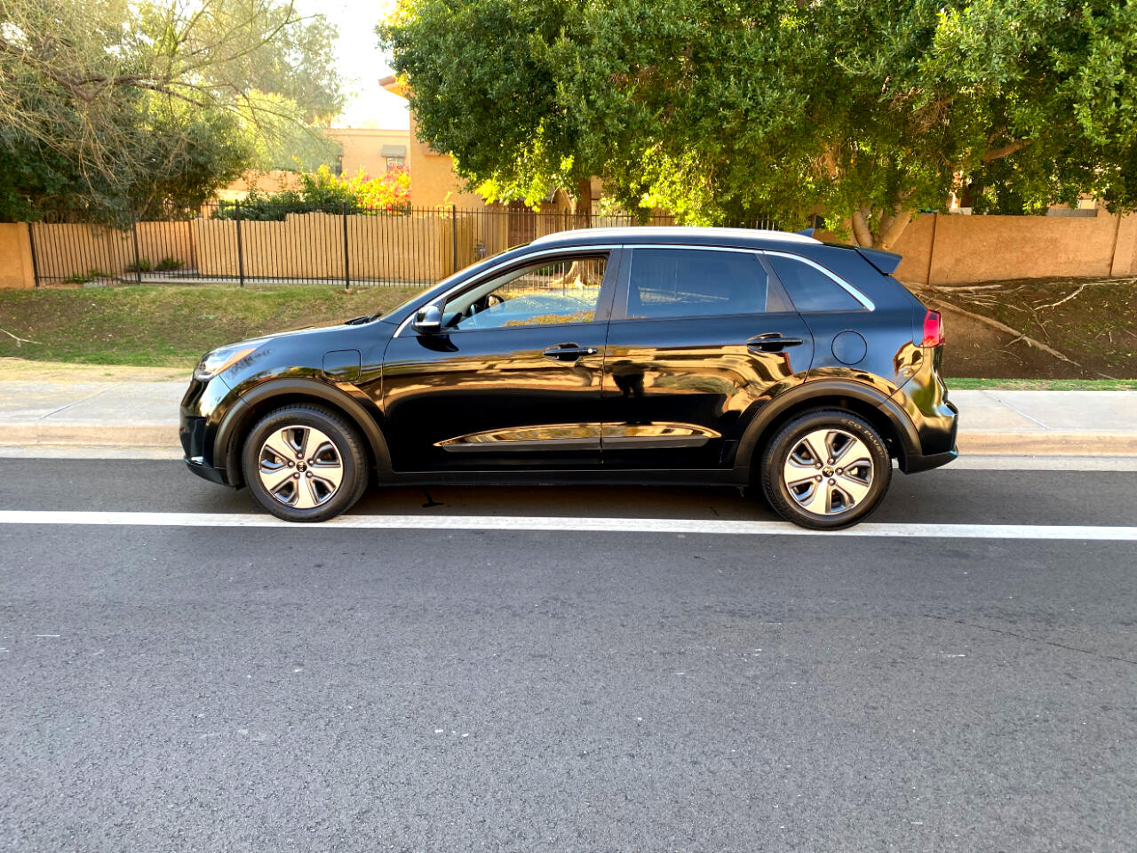 Kia Niro Plug-In Hybrid EX Premium FWD 2019