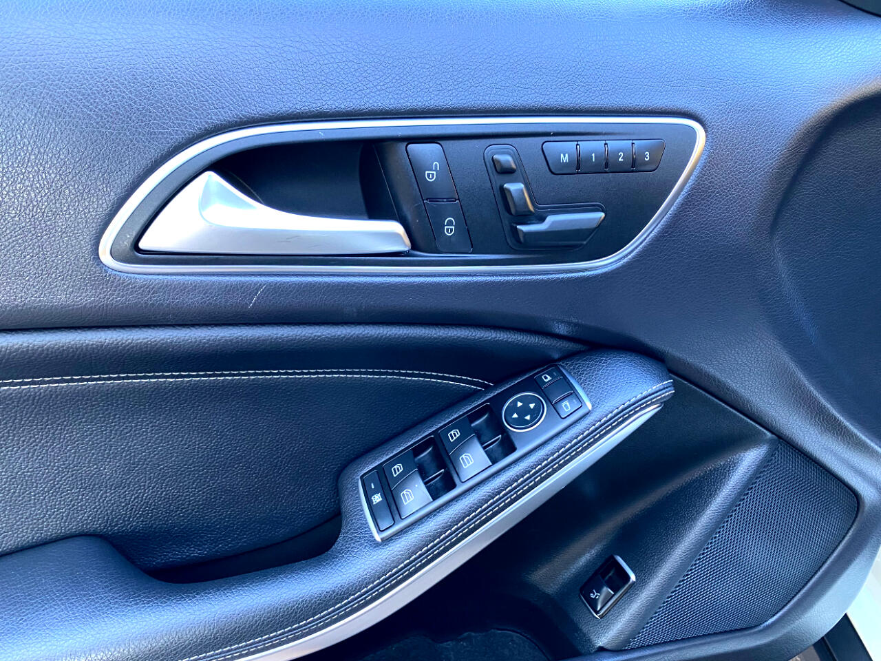 Mercedes-Benz GLA FWD 4dr GLA 250 2016