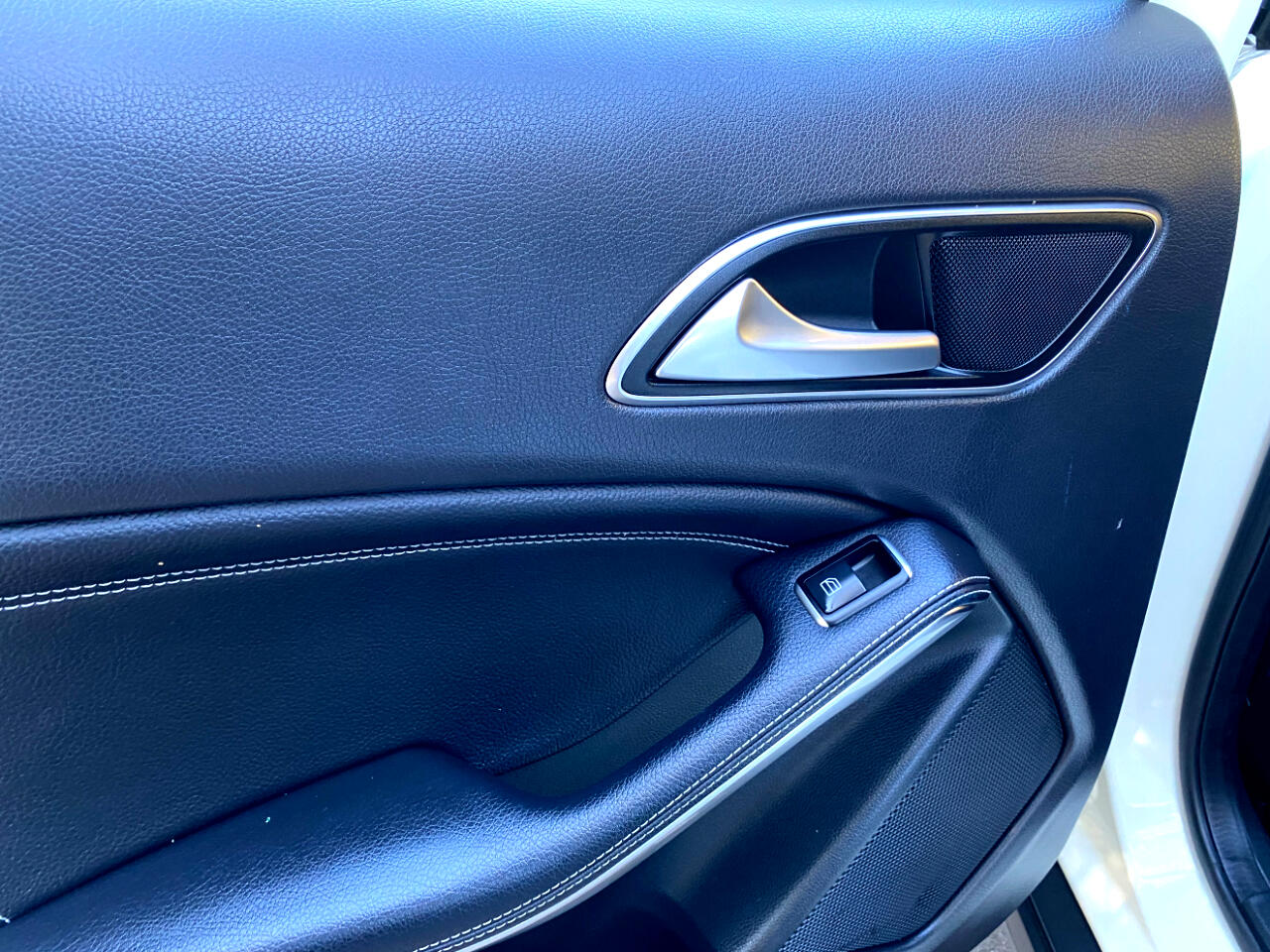 Mercedes-Benz GLA FWD 4dr GLA 250 2016