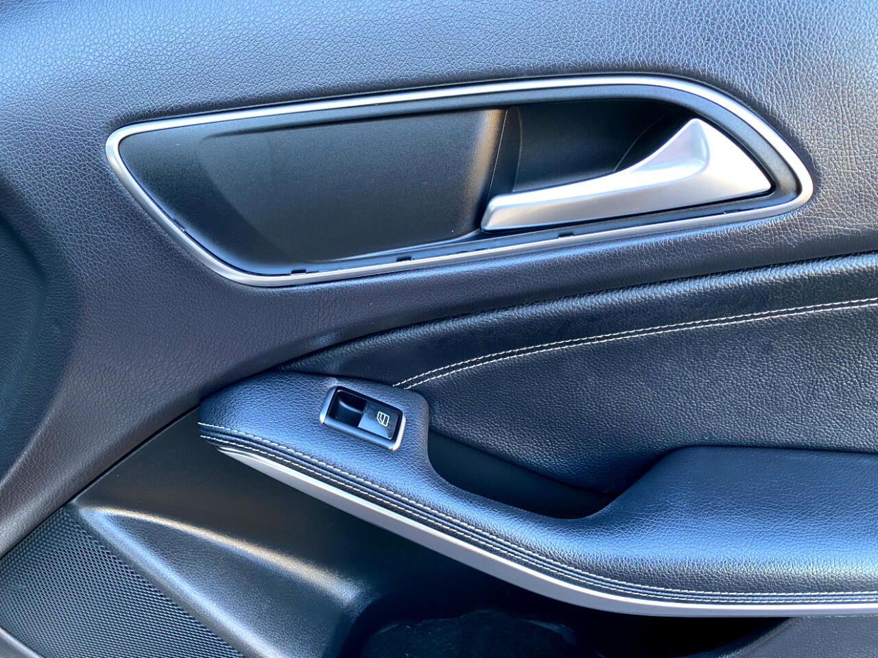 Mercedes-Benz GLA FWD 4dr GLA 250 2016