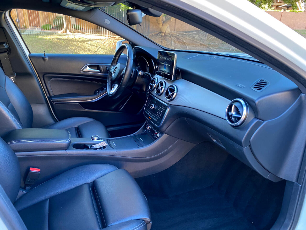 Mercedes-Benz GLA FWD 4dr GLA 250 2016