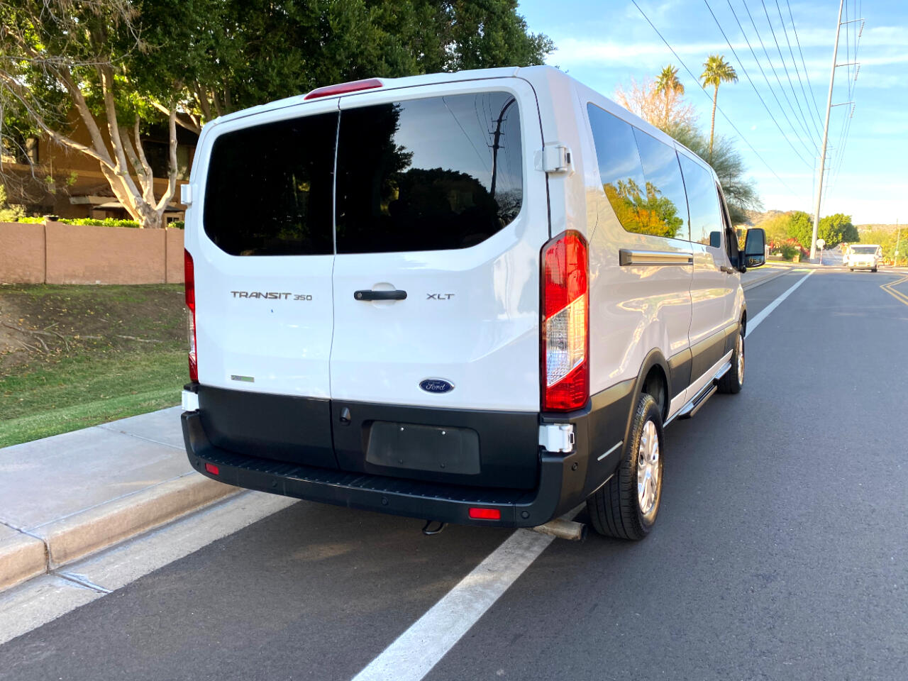 Ford Transit Passenger Wagon T-350 148" Low Roof XLT RWD 2023