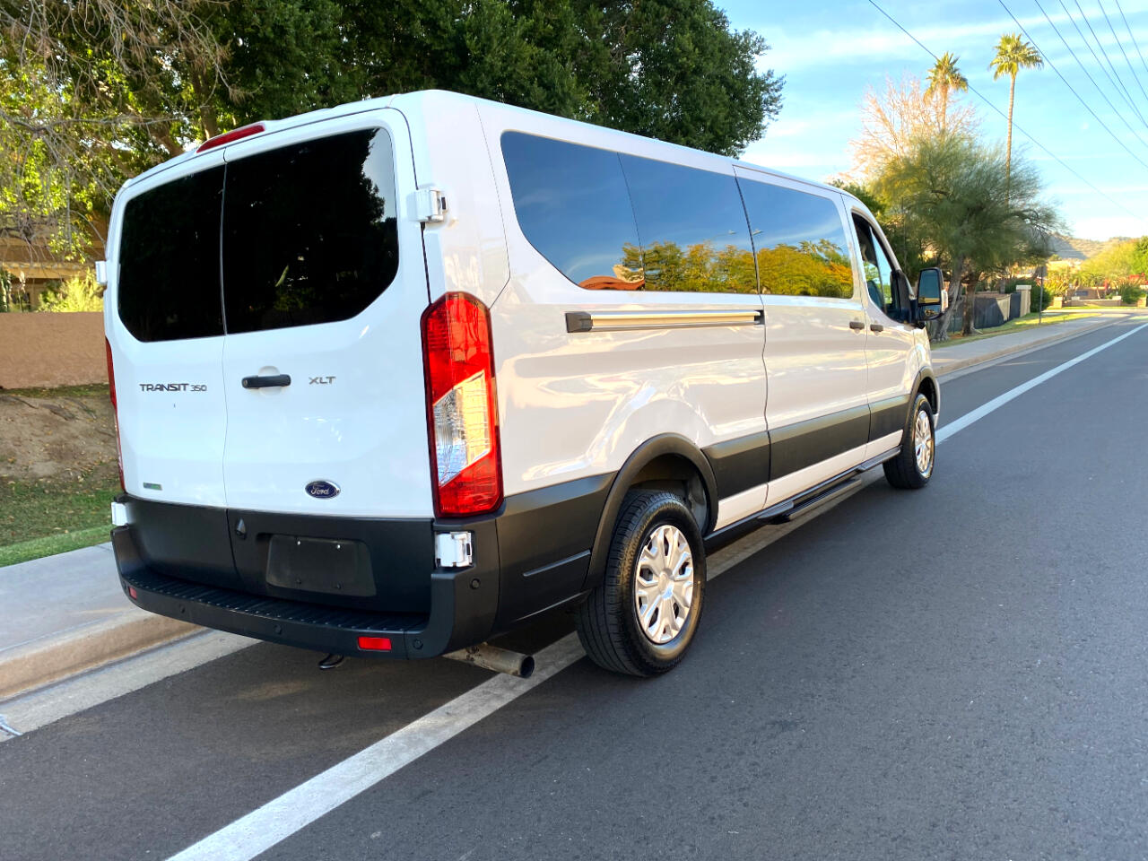 Ford Transit Passenger Wagon T-350 148" Low Roof XLT RWD 2023