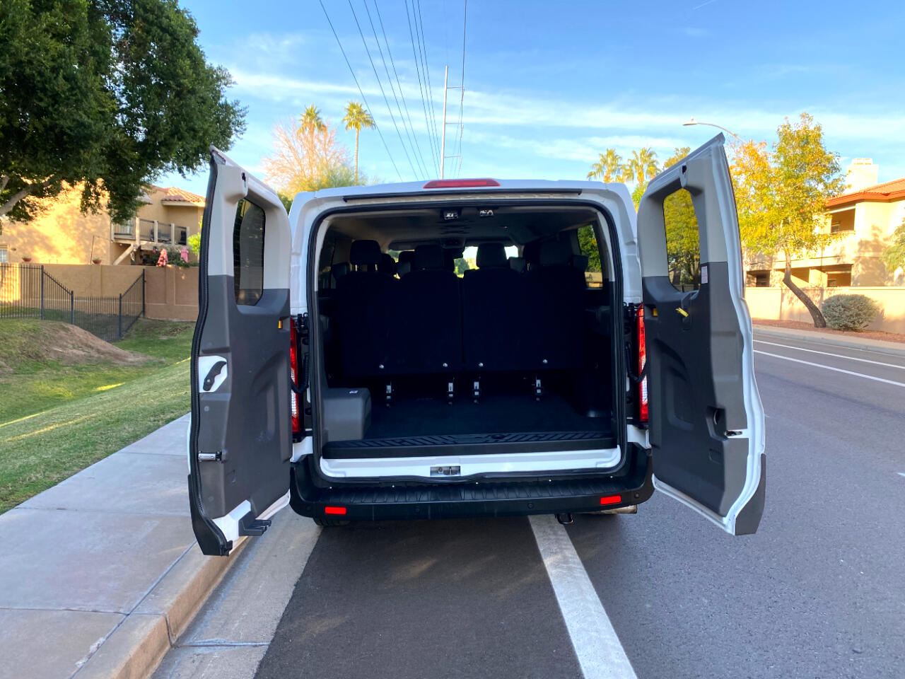 Ford Transit Passenger Wagon T-350 148" Low Roof XLT RWD 2023