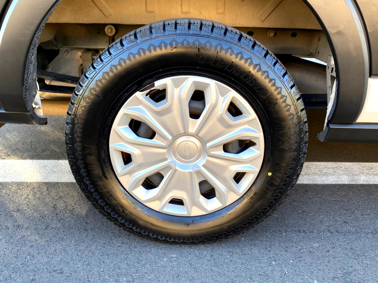 Ford Transit Passenger Wagon T-350 148" Low Roof XLT RWD 2023