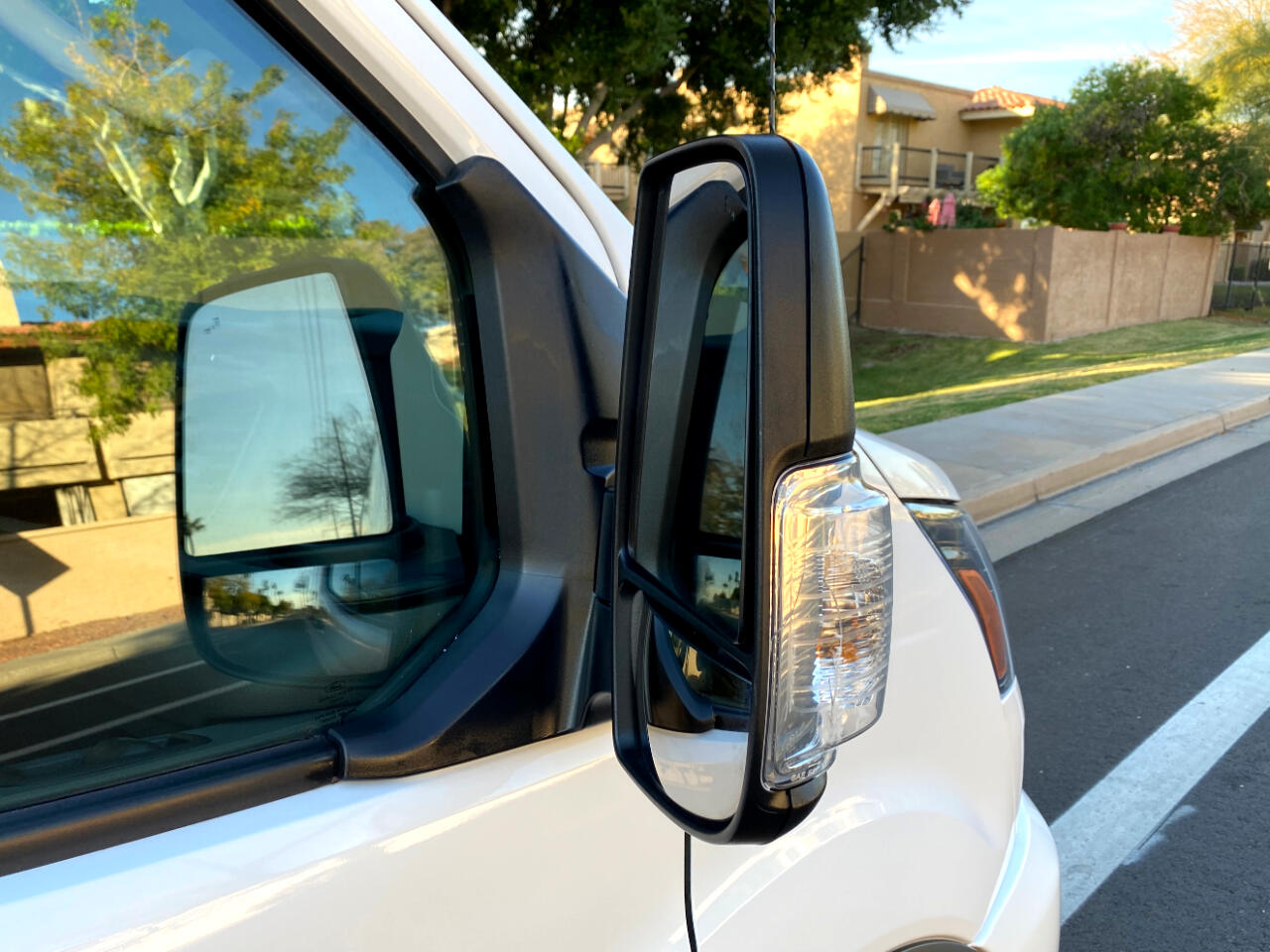 Ford Transit Passenger Wagon T-350 148" Low Roof XLT RWD 2023