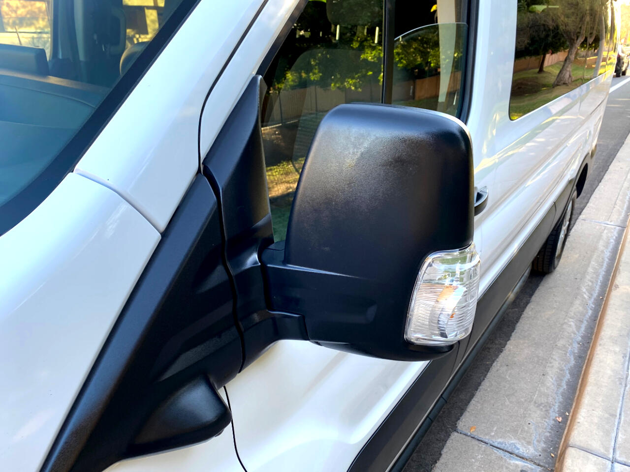 Ford Transit Passenger Wagon T-350 148" Low Roof XLT RWD 2023