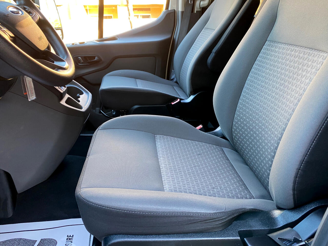 Ford Transit Passenger Wagon T-350 148" Low Roof XLT RWD 2023