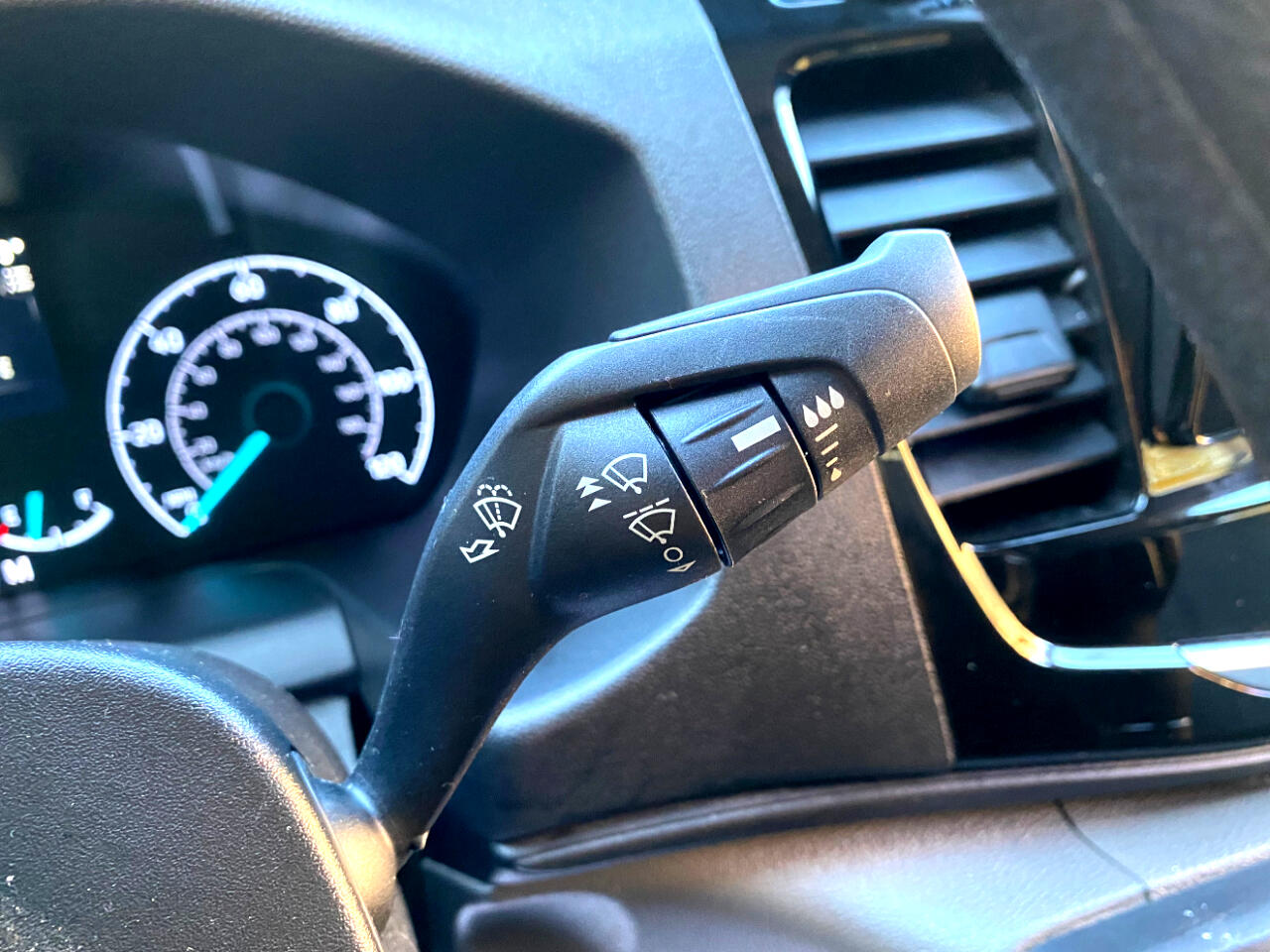 Ford Transit Passenger Wagon T-350 148" Low Roof XLT RWD 2023