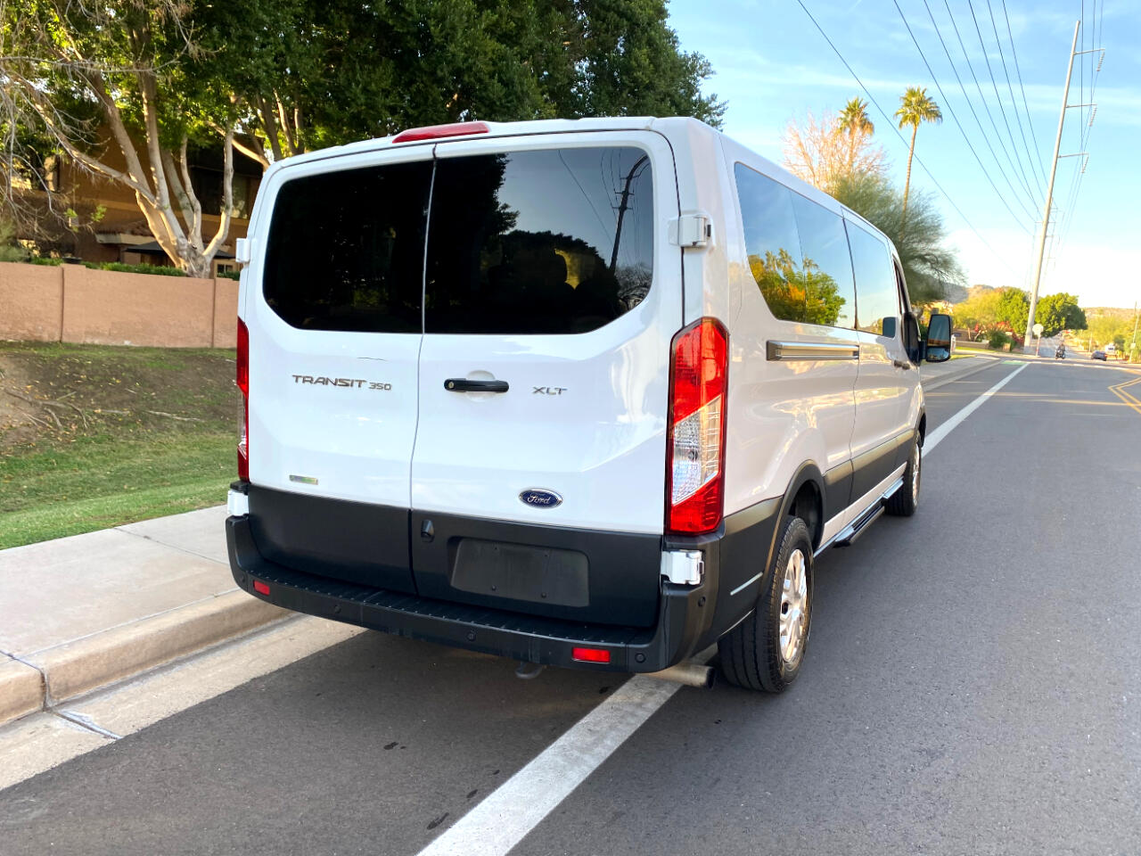 Ford Transit Passenger Wagon T-350 148" Low Roof XLT RWD 2023