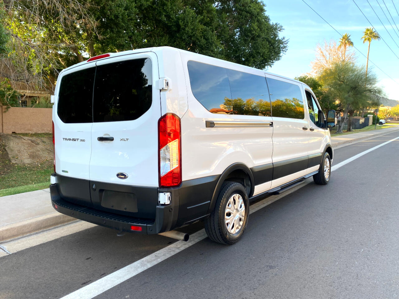 Ford Transit Passenger Wagon T-350 148" Low Roof XLT RWD 2023