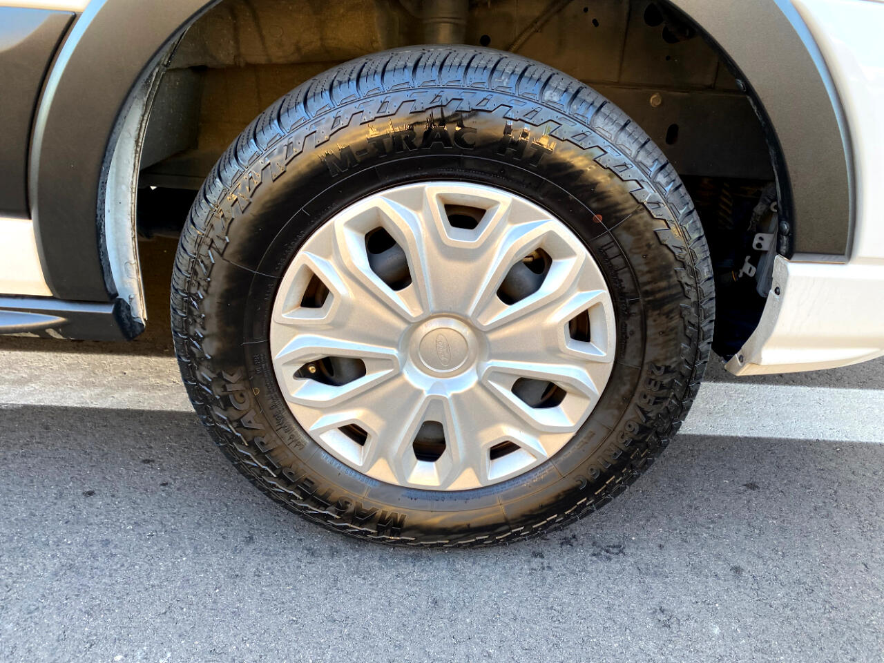 Ford Transit Passenger Wagon T-350 148" Low Roof XLT RWD 2023