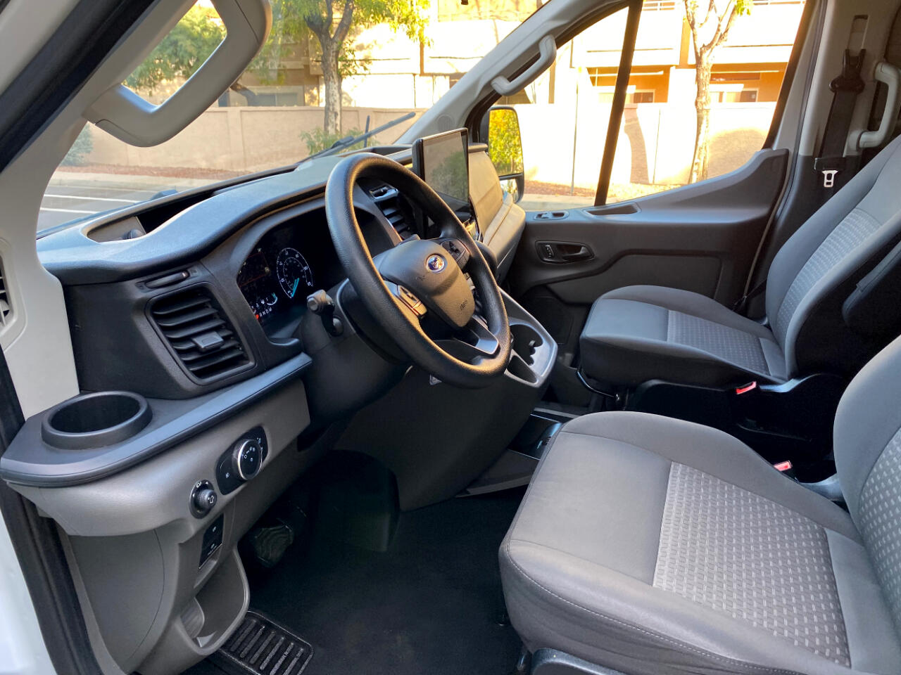 Ford Transit Passenger Wagon T-350 148" Low Roof XLT RWD 2023