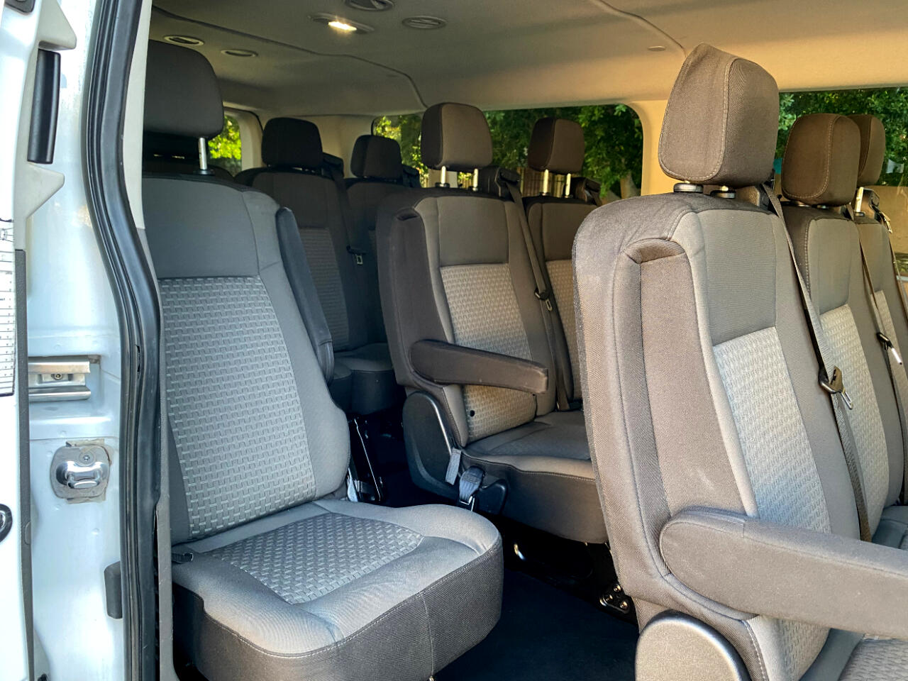 Ford Transit Passenger Wagon T-350 148" Low Roof XLT RWD 2023