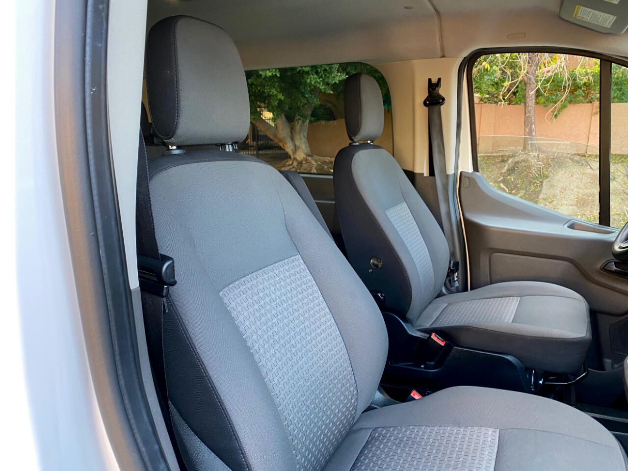 Ford Transit Passenger Wagon T-350 148" Low Roof XLT RWD 2023