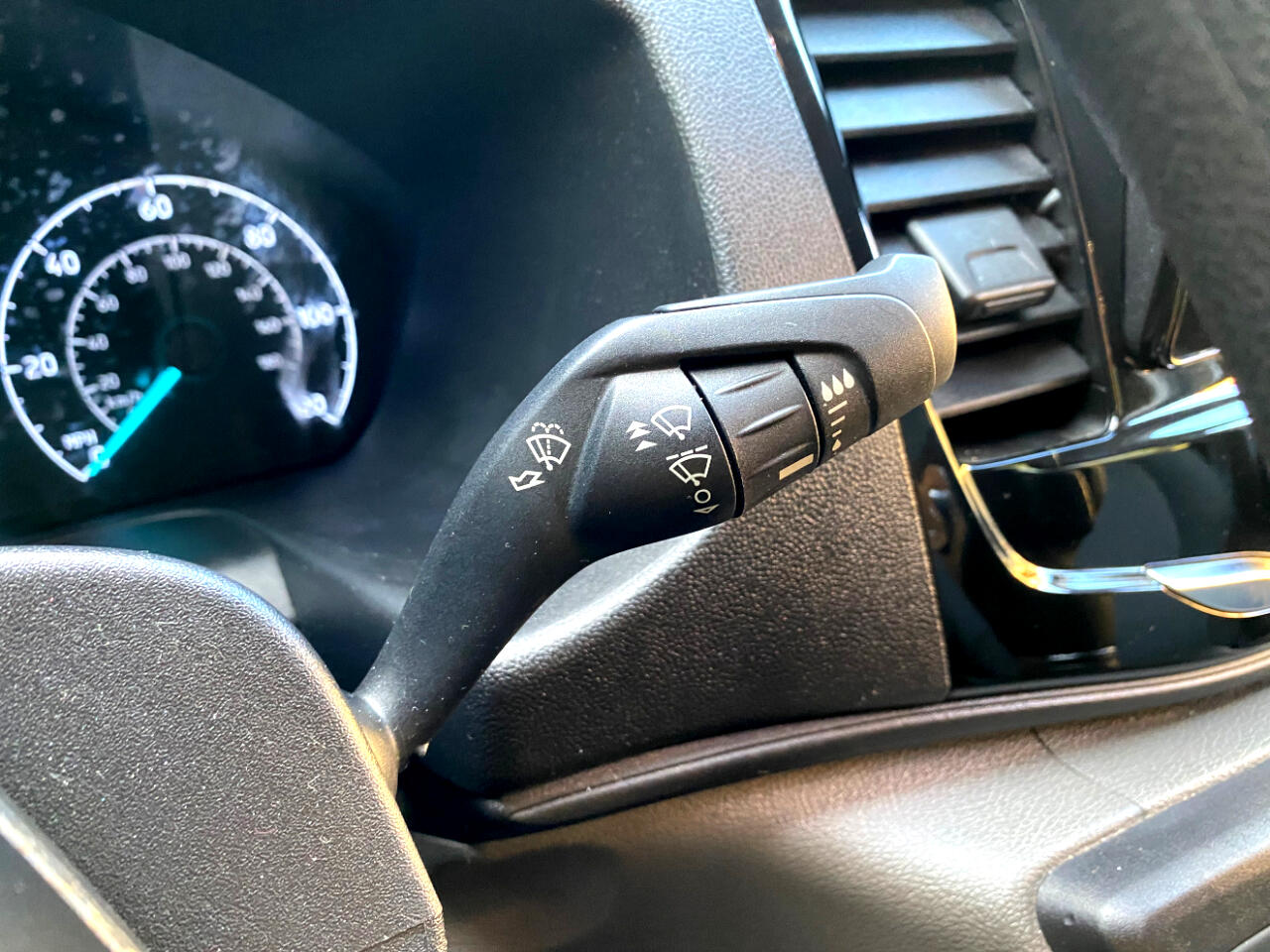 Ford Transit Passenger Wagon T-350 148" Low Roof XLT RWD 2023