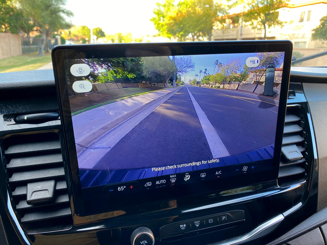 Ford Transit Passenger Wagon T-350 148" Low Roof XLT RWD 2023