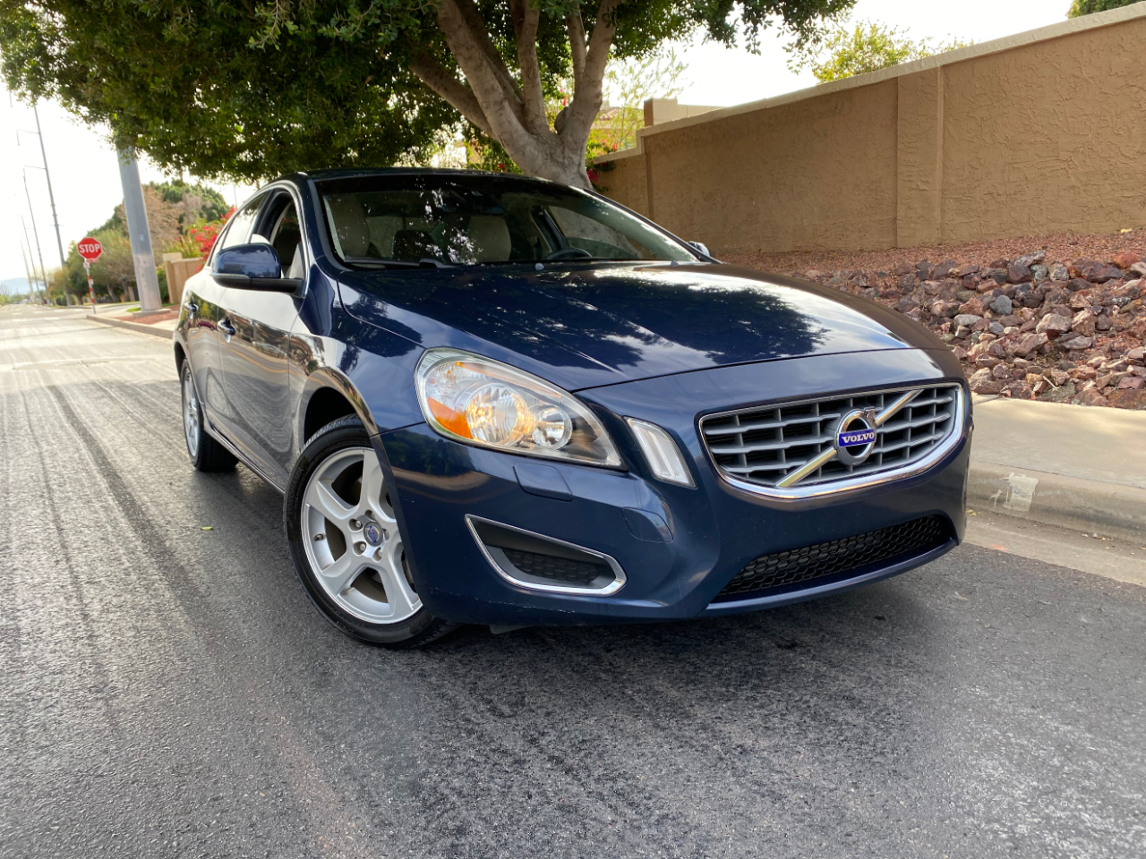 Volvo S60 FWD 4dr Sdn T5 2012