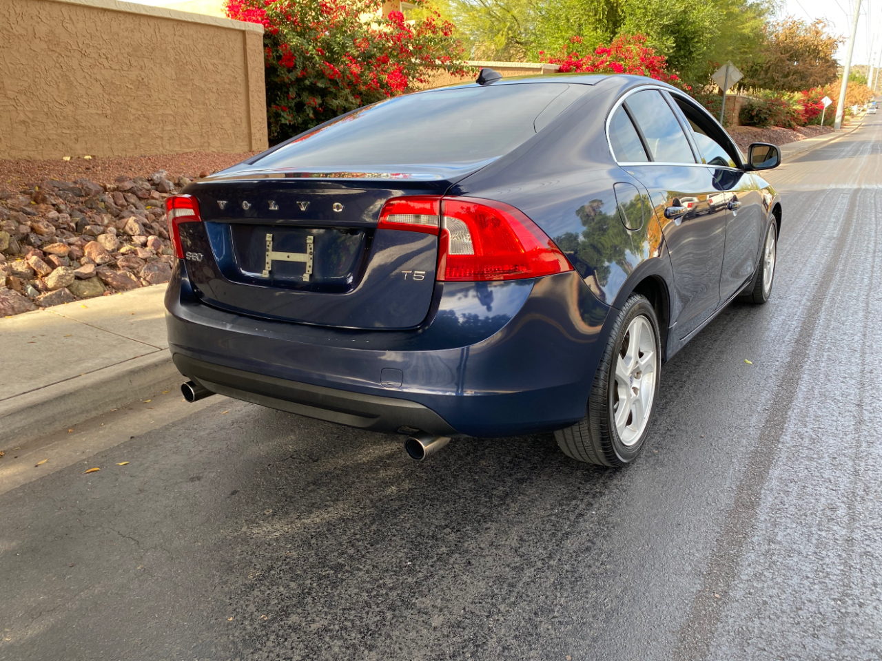 Volvo S60 FWD 4dr Sdn T5 2012