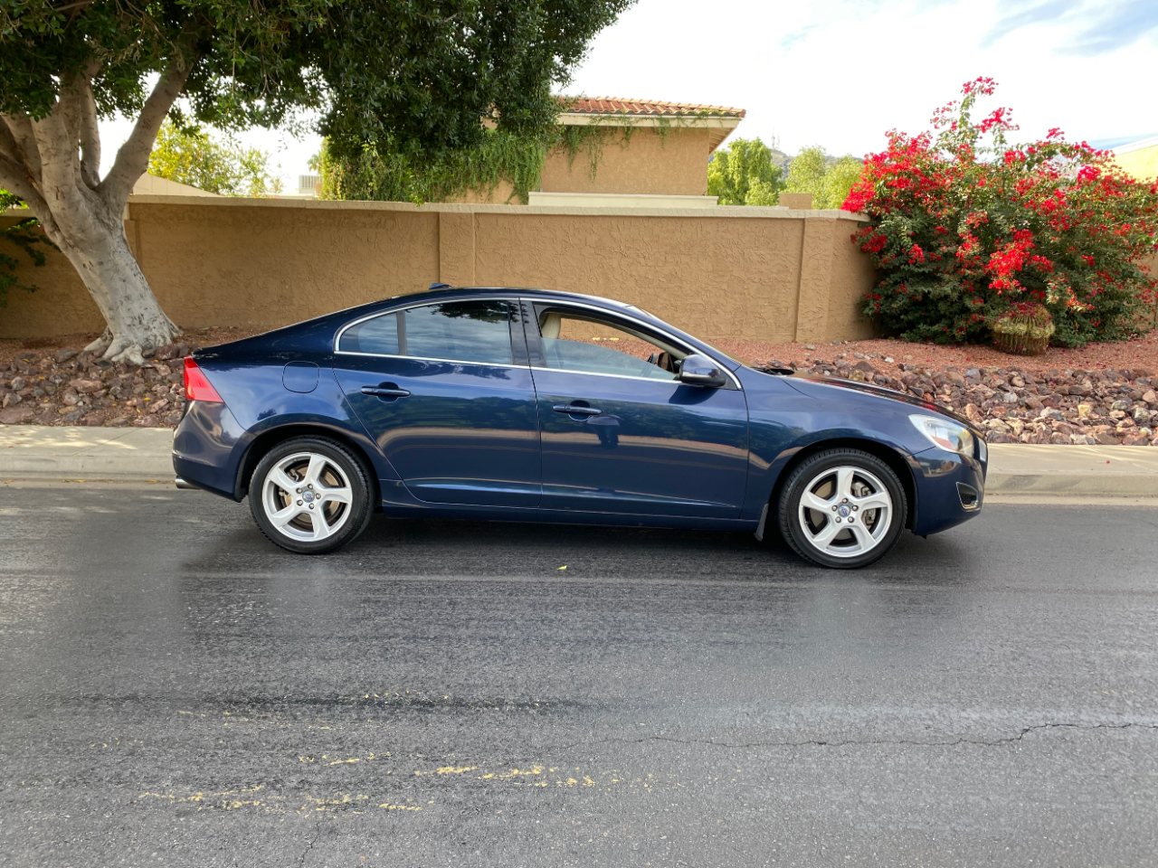 Volvo S60 FWD 4dr Sdn T5 2012