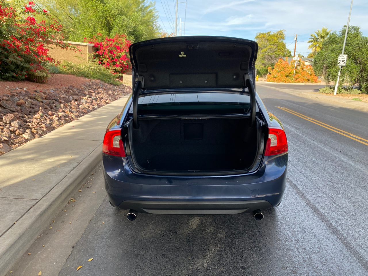 Volvo S60 FWD 4dr Sdn T5 2012